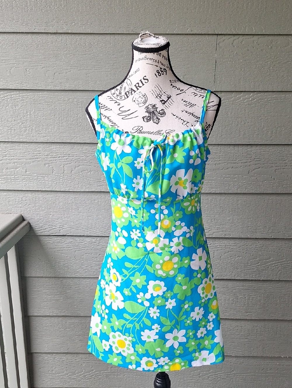 Vintage 90s Does 70s M Collection Flower Power Print Blue & Green Size Small